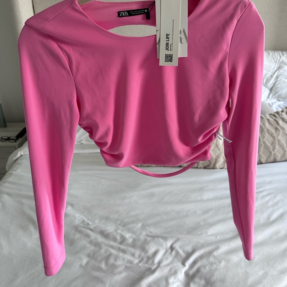 Pink crop top - Picture 2 of 3